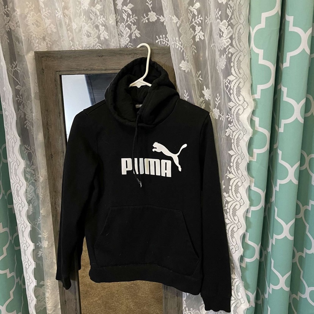 Black Puma sweatshirt